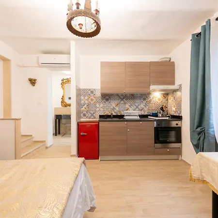 Casa Di Romeo * バーリ